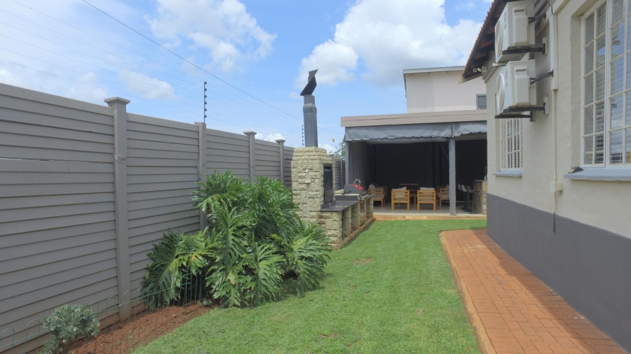 3 Bedroom Property for Sale in Safari Gardens North West